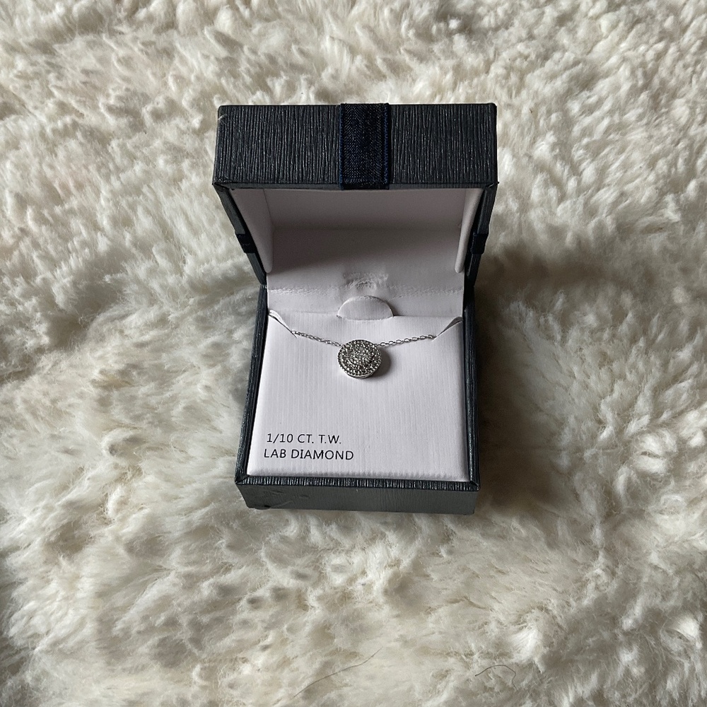 Diamond silver necklace